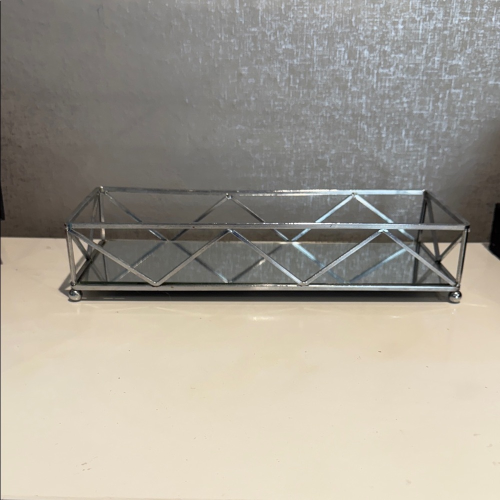 Silver Mirrored Base Rectangular Tray - Picture 5 of 5